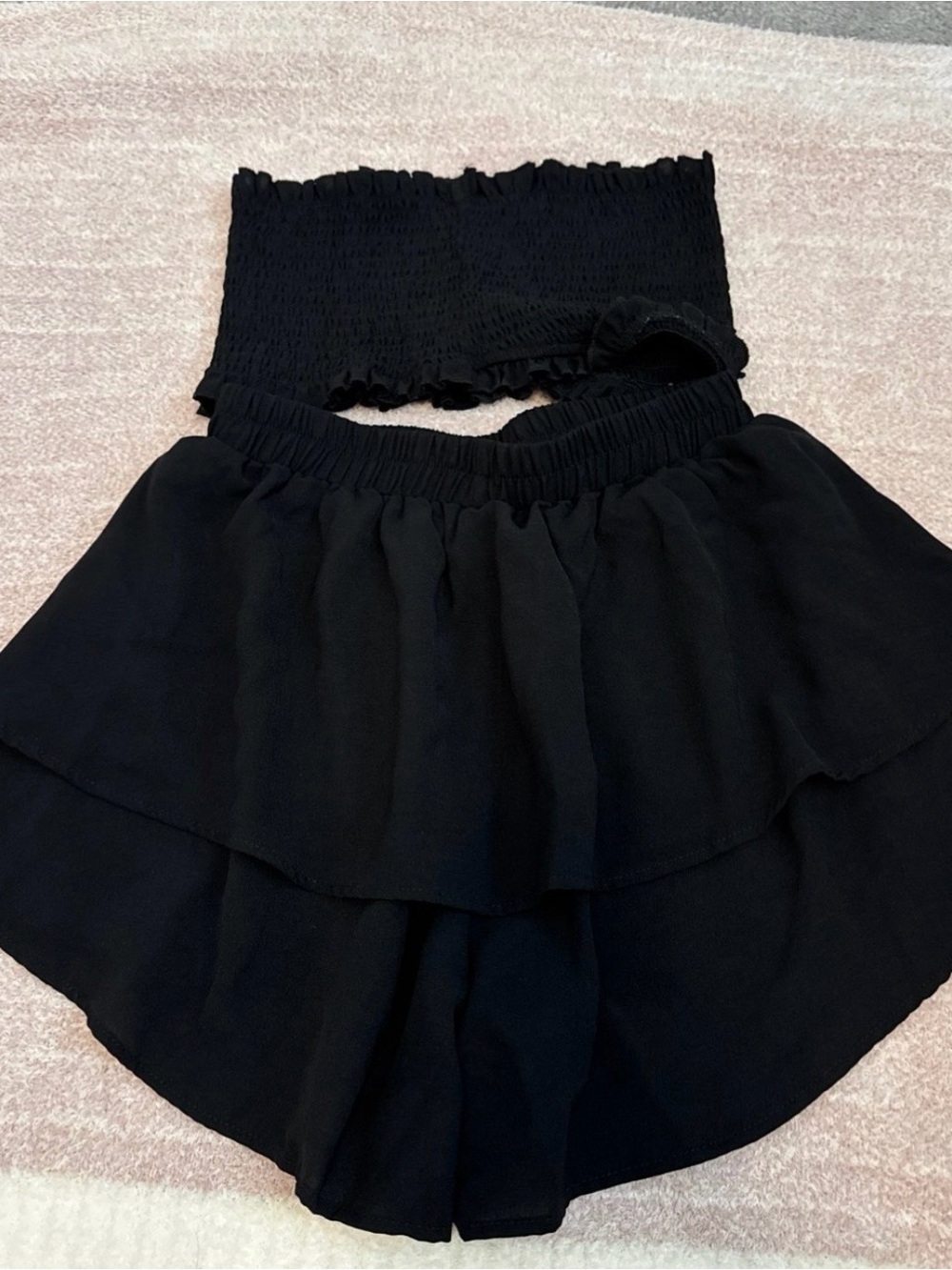 Black Ruffled Elastic Waist Women’s Shorts and top